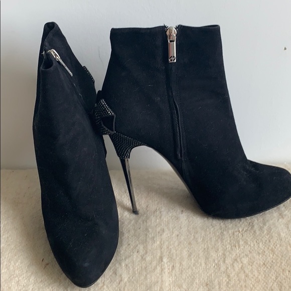 ankle booties - Picture 2 of 4